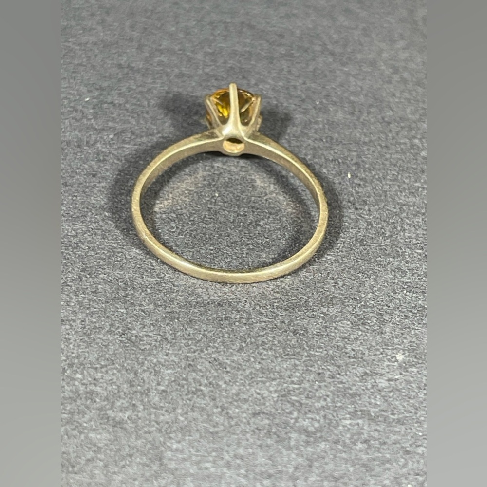 10K Solid Yellow Gold 0.84Ctw Yellow Sapphire Ring 1.2 grams - Picture 10 of 10